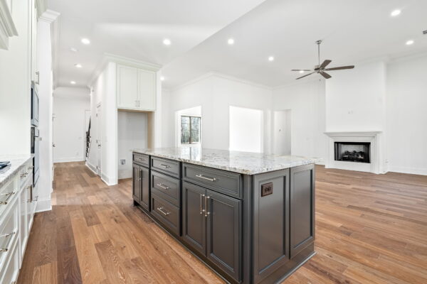 11-web-or-mls-705 Bethesda Court-10