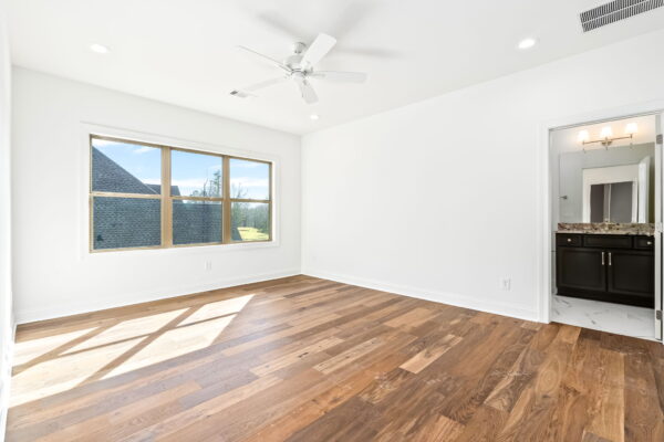 23-web-or-mls-705 Bethesda Court-23