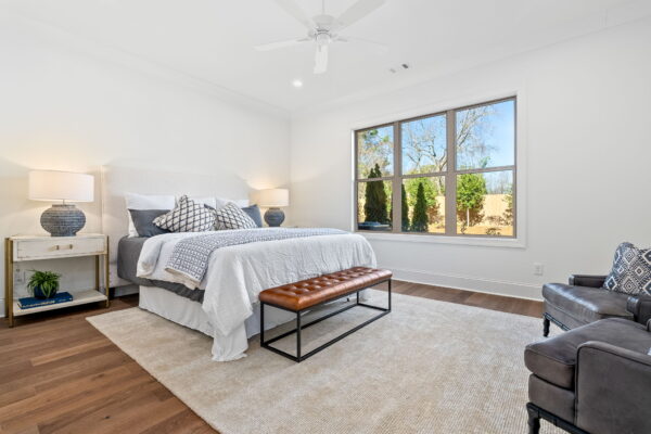 14-web-or-mls-2209 Bellevue Pl-14