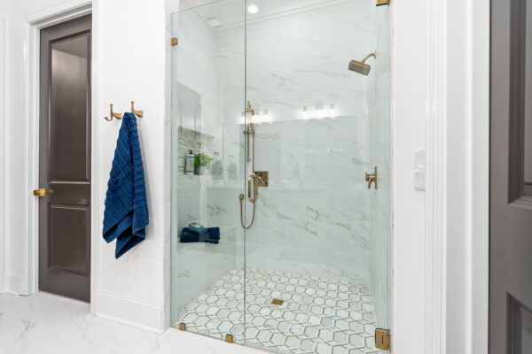 17-web-or-mls-2209 Bellevue Pl-17