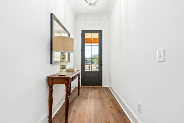 3-web-or-mls-2209 Bellevue Pl-3