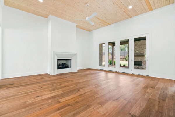 5-web-or-mls-07 - Living Room